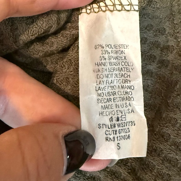 Altar’d State Waffle Knit V-Neck Long Sleeve Top Size Small Olive Green EUC - Picture 4 of 4